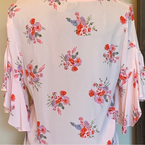 Lovely pink floral petite blouse-New without tag! - Picture 5 of 6